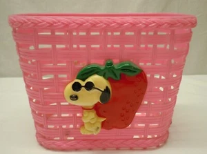 Vintage Peanuts Snoopy Joe Cool & Strawberry Pink Bicycle Bike Basket - Picture 1 of 9