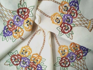 Stunning Sweet Pansy/Pansies Baskets Vintage Hand Embroidered Tablecloth - Picture 1 of 12