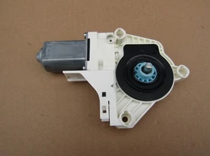 Audi Q3 RS 8U 2014 Power Window Motor Electric Front RHS 8K0959802B - Picture 1 of 3