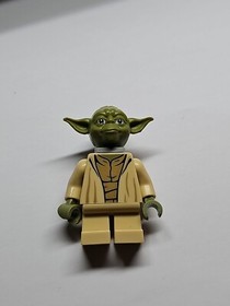 LEGO Jedi Master Yoda Minifigure Olive Green sw0471 from Set 75017