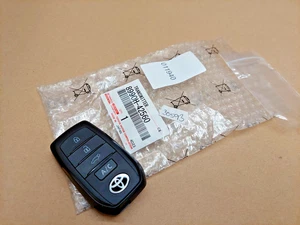 Toyota BZ4X Portachiavi Telecomando Trasmettitore EA10 2022-in poi 8990H42560 Originale NUOVO - Foto 1 di 12