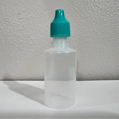 Frasco conta-gotas plástico 20 ml com tampa azul-petróleo - Imagem 1 de 2