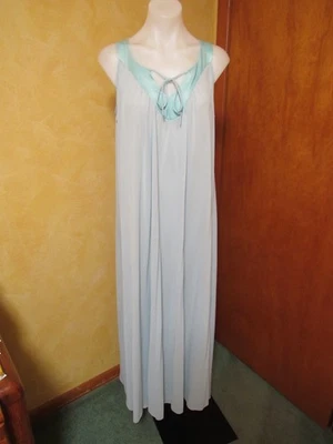 CAMISOLA LONGA VINTAGE DURELLE LINGERIE AZUL SEDOSA NYLON MACIO M - Imagem 1 de 4