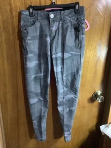 Democracy Gray Camouflage Pants 4Petite “Ab” Solution - Picture 1 of 12