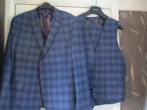 Mens  ONESIXFIVE 3 piece Suit, Blazer 46S Waistcoat 46S Trousers 40S
