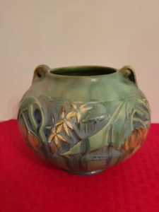 Roseville Circa 1933 Pottery Green Baneda Vase, Shape 235-5" - Picture 1 of 5