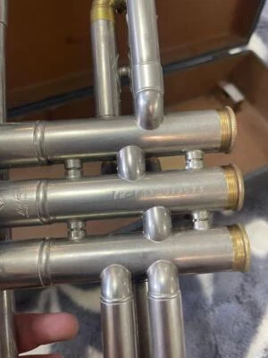 Tromba NIKKAN TR-134 Bb argento usata con custodia rigida boccaglio - Immagine 1 di 4