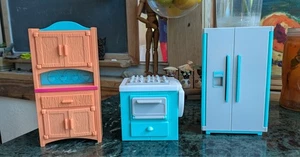 Toys R Us You & Me Happy Together Möbel STALL, SORTIMENT mit Sound & Kühlschrank - Bild 1 von 13