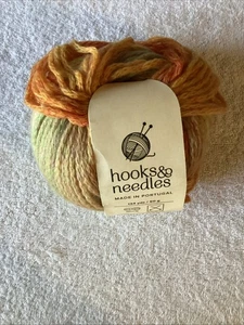 Hooks & Needles 134 Yards / 50 G Tote21 - Picture 1 of 2
