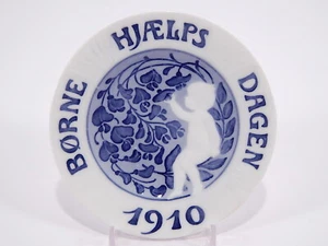ROYAL COPENHAGEN PIATTO CHILDREN'S DAY 1910 - Picture 1 of 2