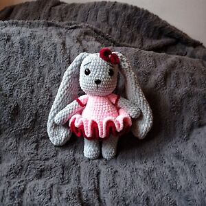 Zabawka szydełkowa Miś królik dziewczynka Amigurumi toy. Bunny toy girl in dress