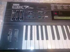 YAMAHA DX7II FD - Bild 1 von 6