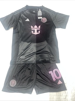 Nueva Camiseta de Fútbol ADIDAS Juvenil Messi #10 Y Kit Corto Negro Talla 26 AEROREADY Foto 1 de 4