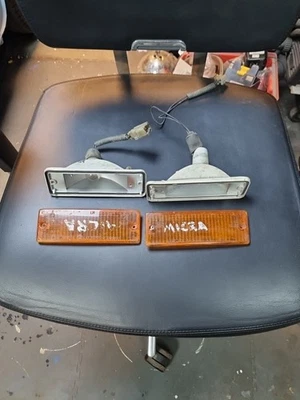 Par de indicadores Nissan Micra 1982-1992 Foto 1 de 4