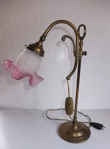 ANCIENNE LAMPE DE BUREAU ,VERRE TULIPE ,PIED EN LAITON /BRONZE - Bild 1 von 10