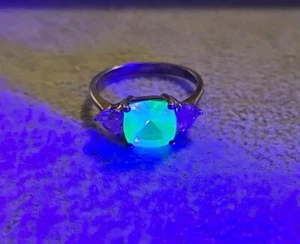 AVON Sterling 925 URANIUM Glass Ring Green Spinel & Pink Cubic Zirc SZ 9 Vintage - Picture 1 of 9