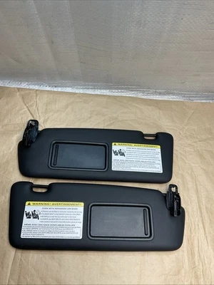 Par de quebra sol 2012-2017 AUDI S4 S5 Q3 Q5 CUPÊ 8U0857551F7C0 FABRICANTE DE EQUIPAMENTO ORIGINAL - Imagem 1 de 4