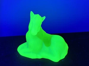 Uran Vaseline aus Fenton Form von WVA Glas Fohlen Pferd Topas - Bild 1 von 6