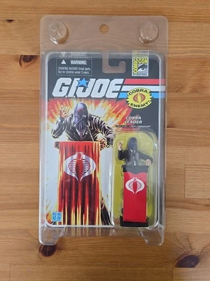 G.I. Figura Joe Cobra Leader SDCC Exclusiva 3.75" Nueva/Sellada Traje Negro Foto 1 de 4