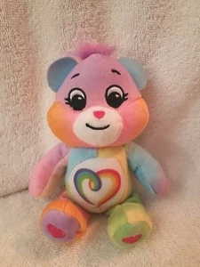 Cuidado Oso Conjunto Corazón Arco Iris 7" Peluche Animal 2022 Diversión Básica - Imagen 1 de 10