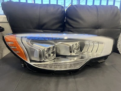 Faro lateral derecho Kia K900 2015-2017 (lado pasajero) Foto 1 de 4