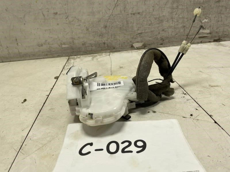 Honda Pilot 2011 actuador de pestillo de cerradura de puerta del lado del pasajero trasero derecho OEM+  Foto 1 de 4