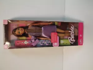 Barbie Accessories Galore 2005 muñeca púrpura J0574 nueva en caja - Imagen 1 de 4