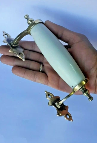 BEAUTIFUL VICTORIAN VINTAGE ORIGINAL SUPER WHITE CERAMIC BRASS LONG DOOR HANDLE Cover
