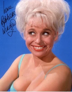 Film Autograph: BARBARA WINDSOR (Carry On) Rare Signed Photo - Foto 1 di 1