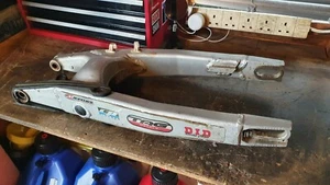 Kawasaki KXF Suzuki RMZ 250 Swingarm 04 - 06 - Picture 1 of 12