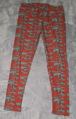 Leggings LuLaRoe alta e curvilínea camuflada vermelha e cinza  - Imagem 1 de 4