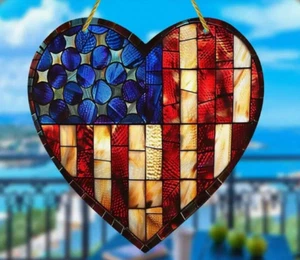 SUNCATCHER-Corazón Patriótico Multicolor Bandera de Estados Unidos 8x8" - Imagen 1 de 4