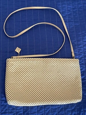 Bolso de hombro vintage WHITING & DAVIS de malla metálica amarilla con correa extraíble usado en excelente estado Foto 1 de 4
