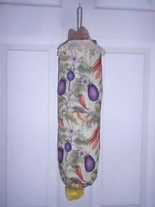 Bag Stuffer Plastic Grocery Bag Holder - Vintage Look Eggplant Tomato Carrots - Picture 1 of 2