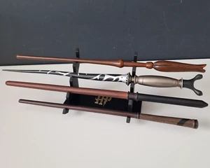 4 Ebenen Harry Potter Zauberstab Display Ständer Halter - hält 4 Zauberstäbe - über 750+ verkauft - Bild 1 von 14