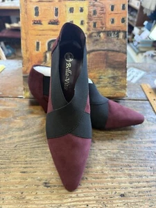 Bella Vita Women's Burgundy & Black Ankle Boots Suede Closed Pointy Toe Heels 6M - Picture 1 of 4