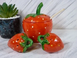 Salero y pimentero de fresa vintage con azucarero - Japón - A5 - Imagen 1 de 12