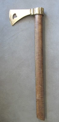 Tomahawk de lucha hecho a medida con Scrimshaw. Foto 1 de 4