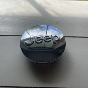 Genuine OEM Jeep Wrangler, Cherokee, Compass & Grand Cherokee Chrome Center Cap - Picture 1 of 4