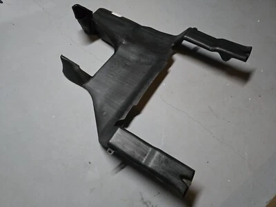 03-08 Honda Element FLOOR AIR DUCT REAR PASSENGER FEET Factory OEM - Image 1 of 4