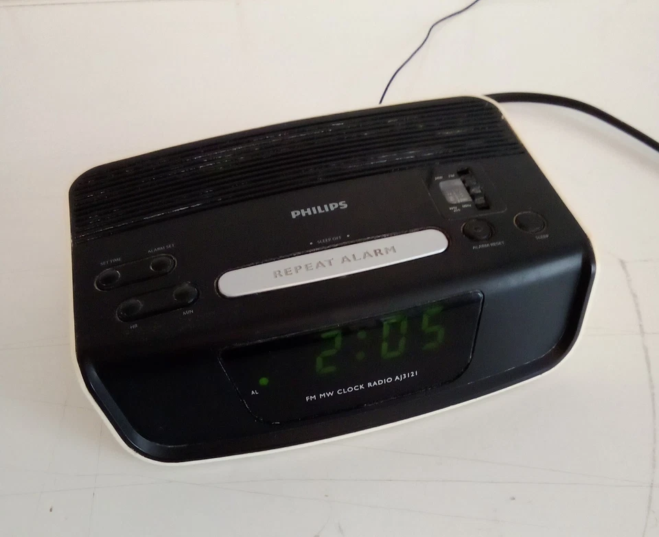 Philips AJ3121/12 Radiowecker mit LED Anzeige Uhr, 1990er - Bild 1 von 4