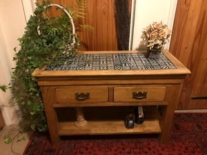 solid oak hall table refurbished with oak and tiled top - Picture 1 of 7