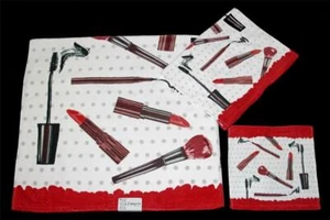 3 Make-Up Brushes Mascara Lipstick Polka Dots Bath & Hand Towel Wash Cloth NEW - Picture 1 of 1