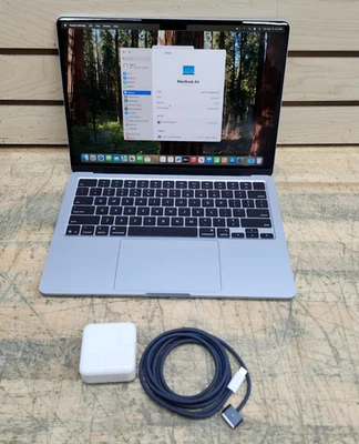 Apple MacBook Air 13" M4 Chip 2025 16GB RAM, 256GB SSD *CYCLE COUNT 2* - Image 1 of 4