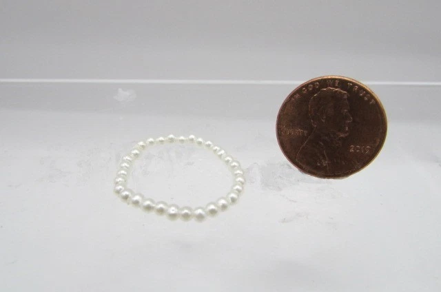 Collar de perlas de imitación miniatura para casa de muñecas MUL4113 Foto 1 de 1