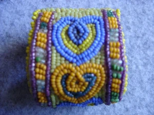 Indianer Baby Säugling Herzen Samen Perlen Armband Manschette auf Leder - Bild 1 von 1