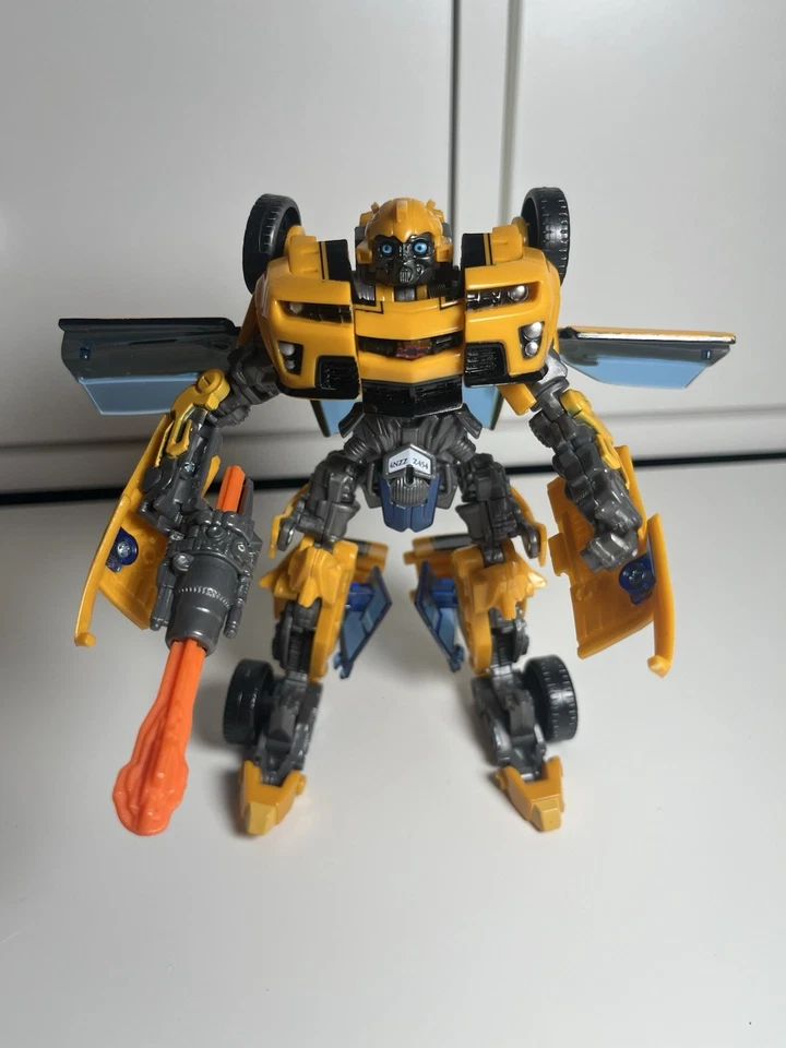 Transformers Revenge of The Fallen Bumblebee Deluxe Class, 2008 ROTF, Complete - Image 1 of 4