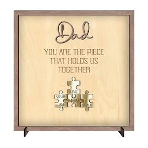 Rompecabezas personalizado del Día del Padre nombre Tú eres la pieza que nos mantiene unidos - Imagen 1 de 7