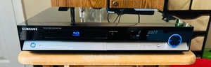 Samsung BD-P1000 Blu-Ray Disc DVD CD Player 5.1 HDMI SD Card Tested & Working - Picture 1 of 7