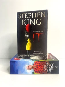 Stephen King Lot of 2 Books Horror Mystery Thriller Med p/b It Under The Dome - Picture 1 of 11
